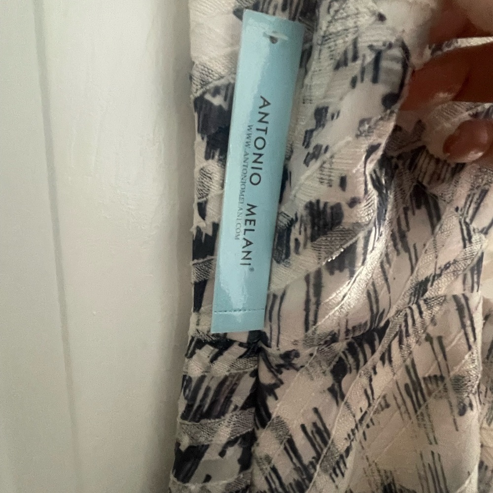 Antonio Melani dress with a cute small cutout in the back . ivory and navy. - Picture 3 of 4